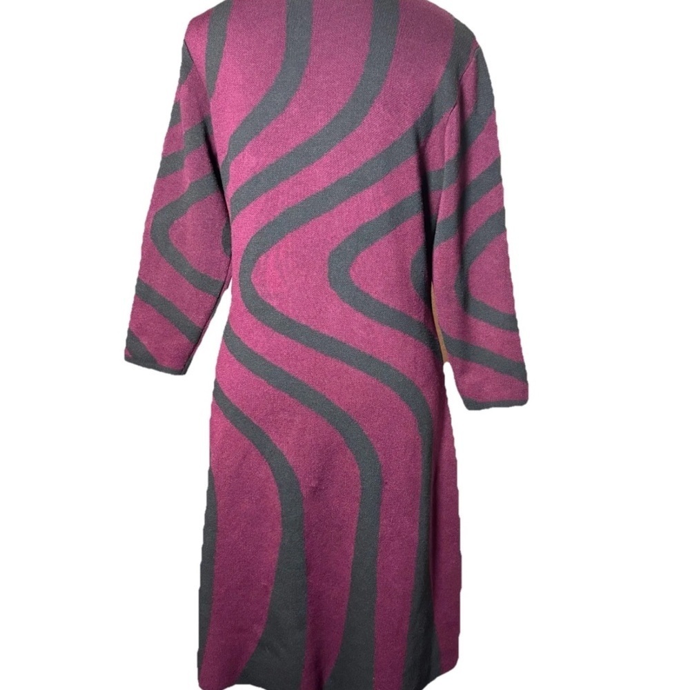 Nina Leonard Sweater Dress M Burgundy Black Swing Fit Flare Stripe 3/4 Sleeve - Picture 4 of 7